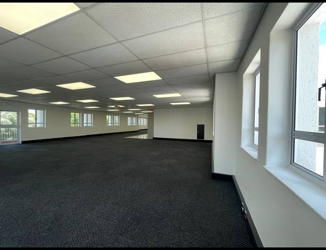 377M² OFFICE TO LET IN BRYANSTON